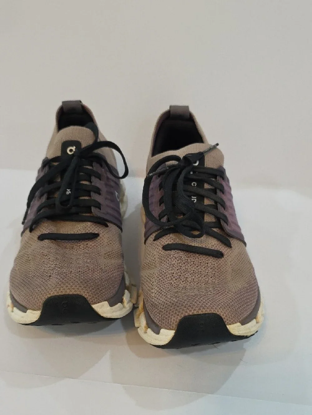 On Running CloudSwift Women's  Sneakers in Taupe and Black Size 8.5